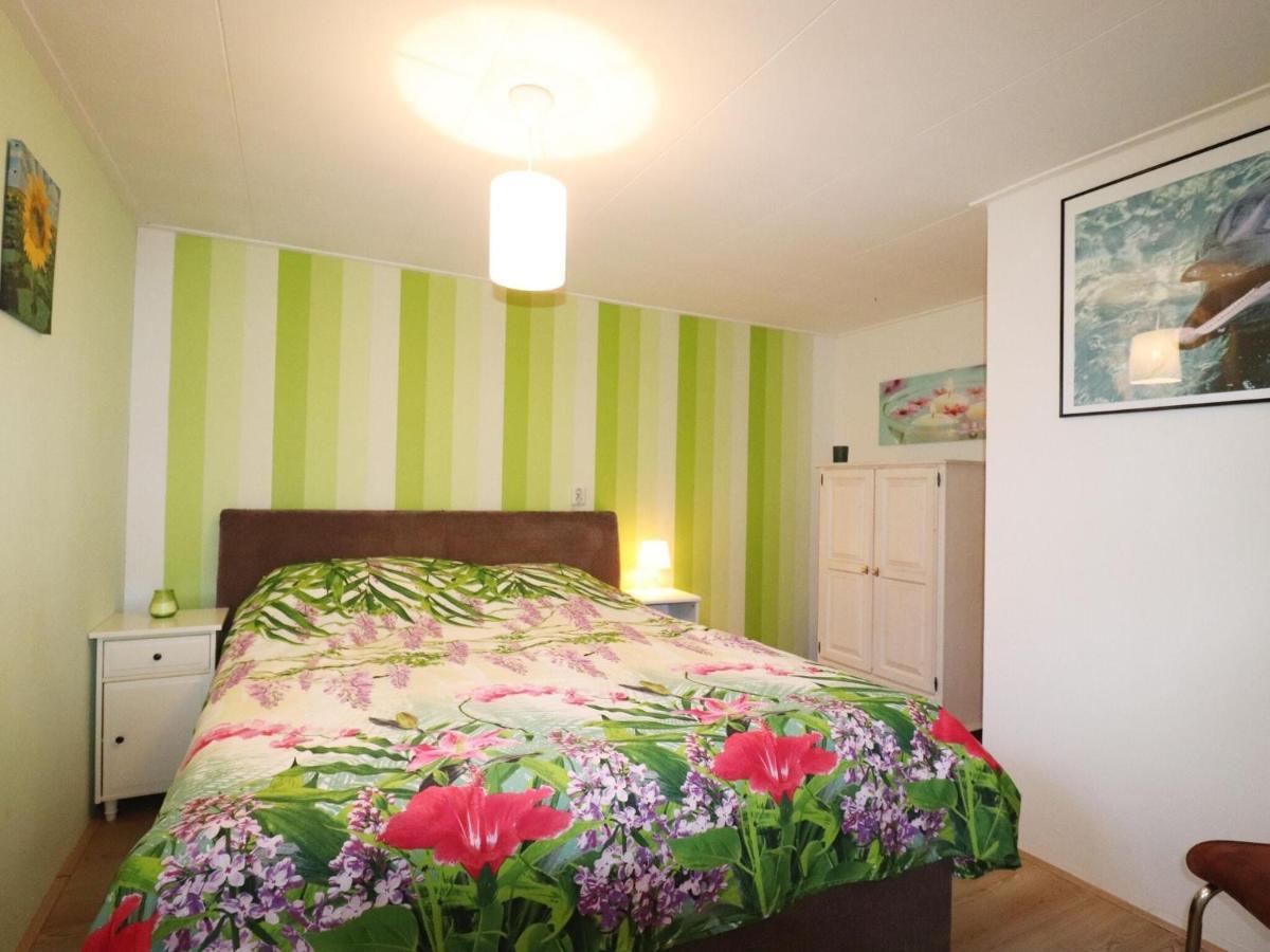 Fine Holiday Home In Donkerbroek Екстериор снимка