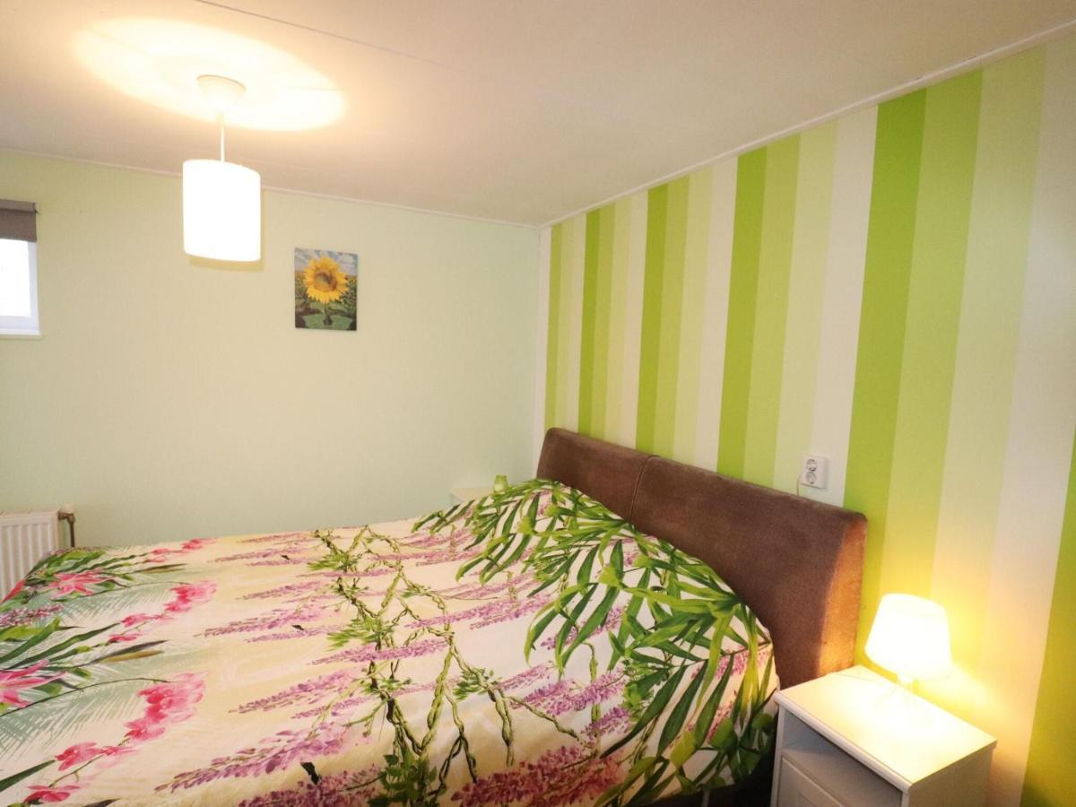 Fine Holiday Home In Donkerbroek Екстериор снимка